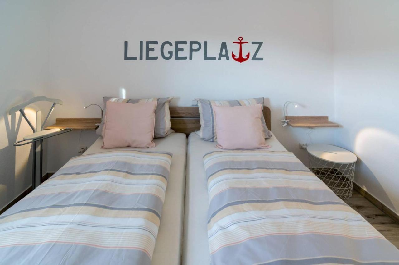 Ferienwohnung Liegeplatz Dornumersiel Buitenkant foto